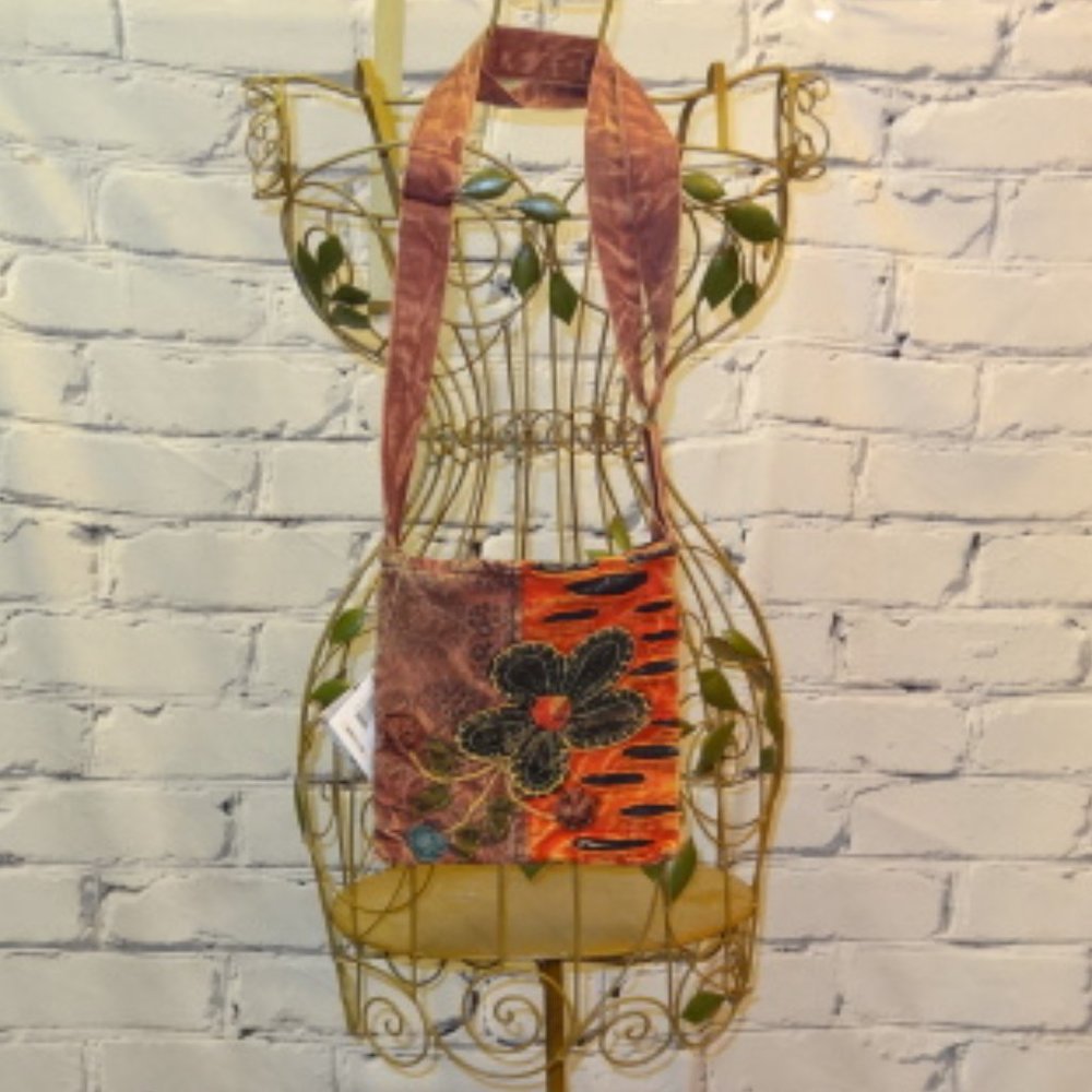 Earth Divas Fair Trade Made Purse, NWT